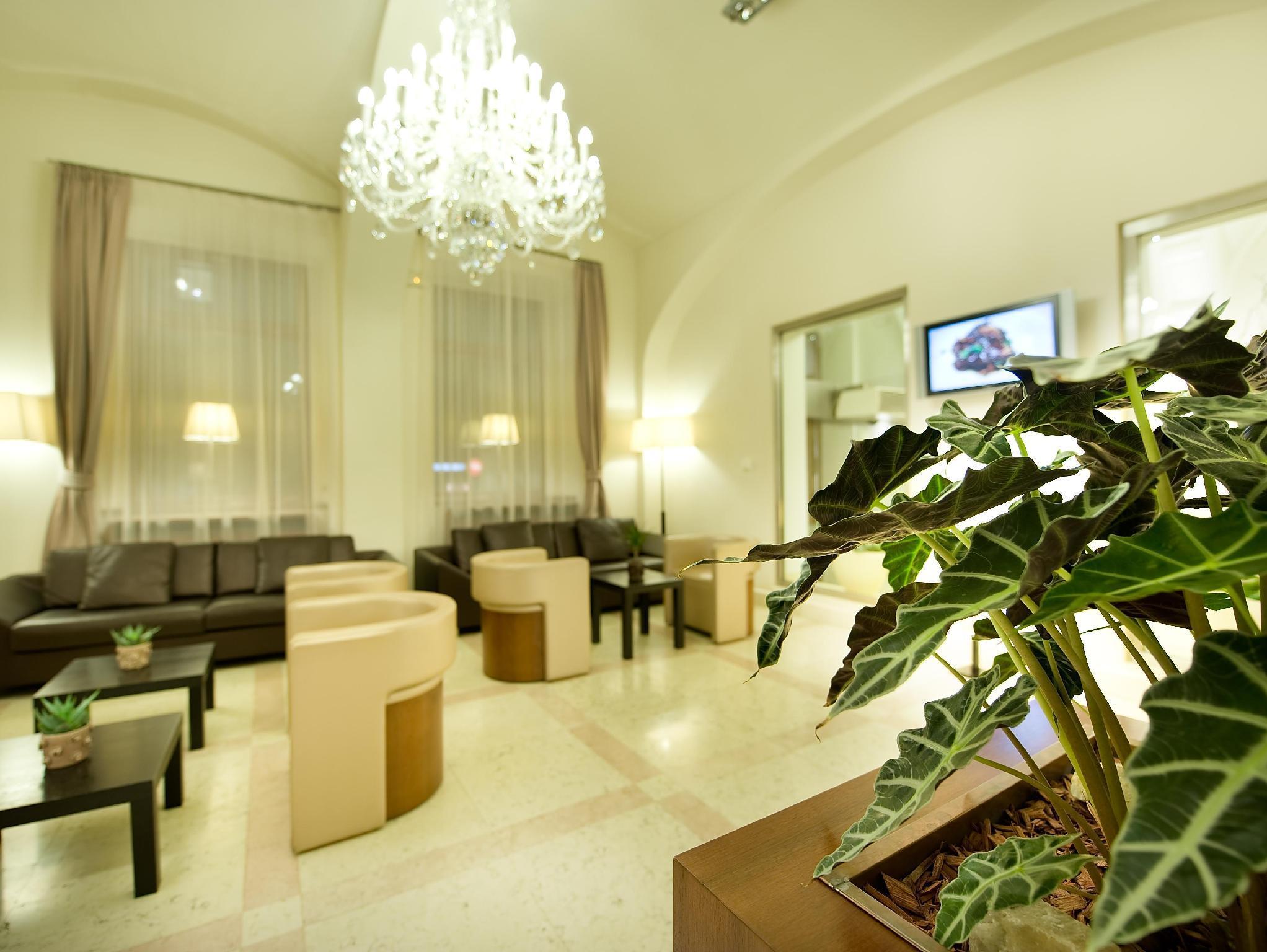 Hotel Maestro By Adrez Praag Buitenkant foto