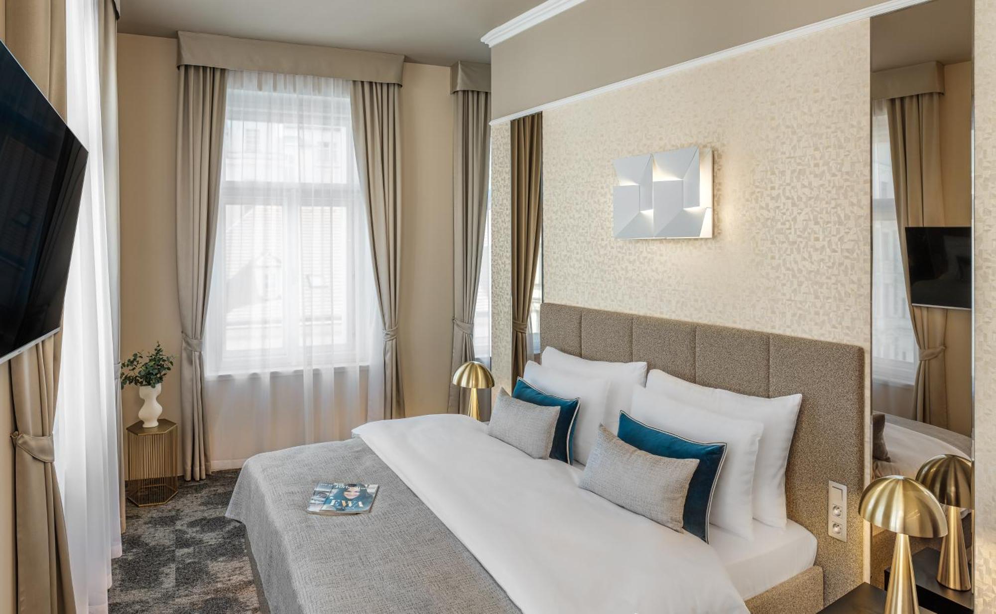 Hotel Maestro By Adrez Praag Buitenkant foto