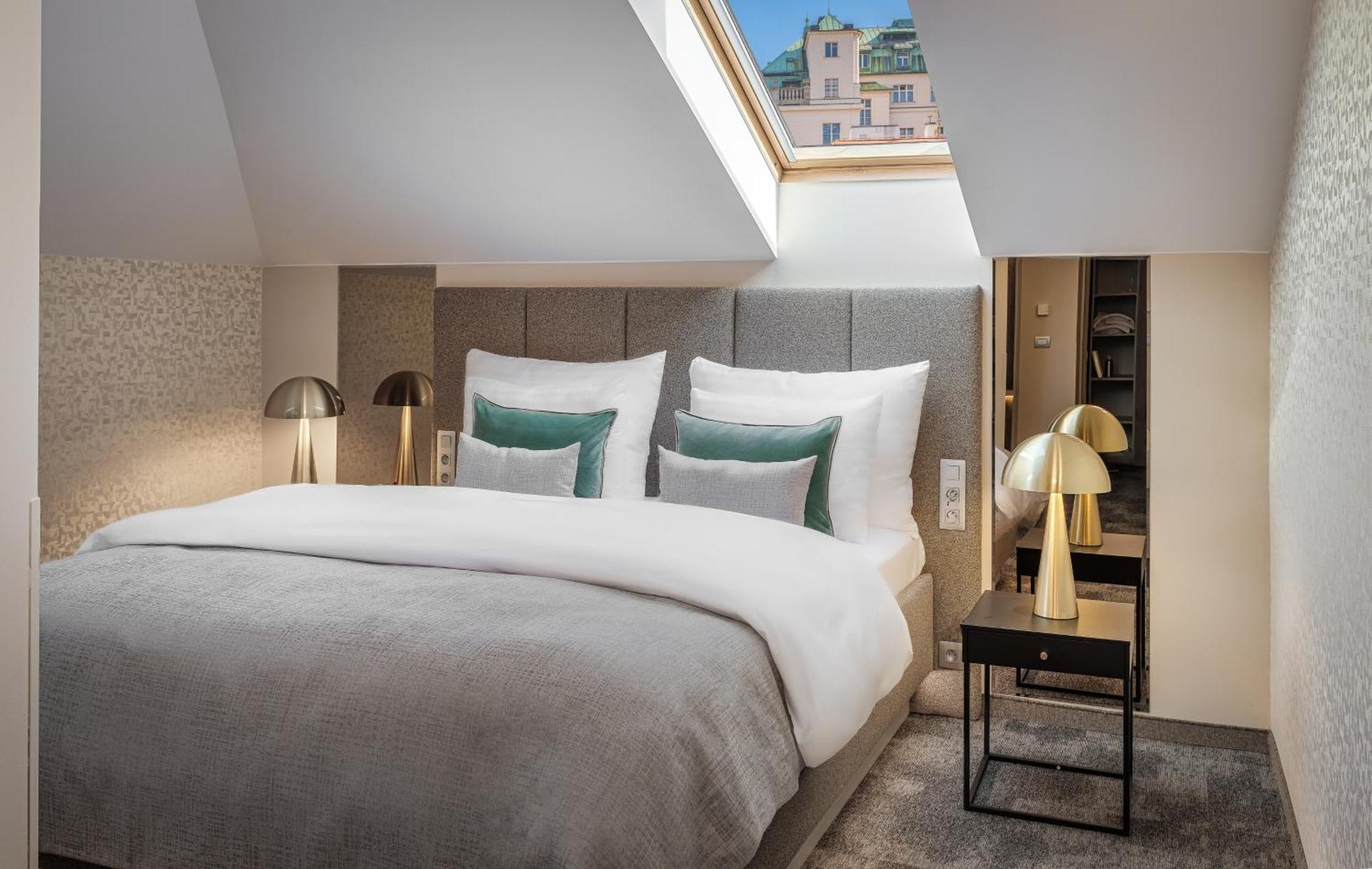Hotel Maestro By Adrez Praag Buitenkant foto
