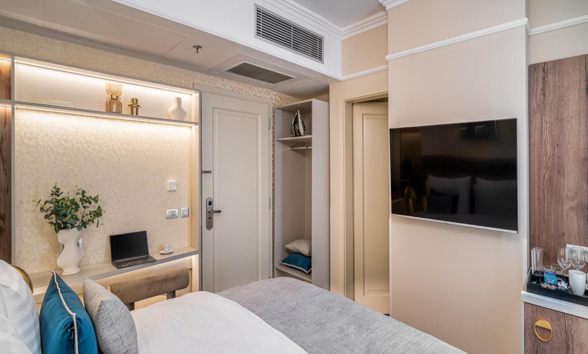 Hotel Maestro By Adrez Praag Buitenkant foto