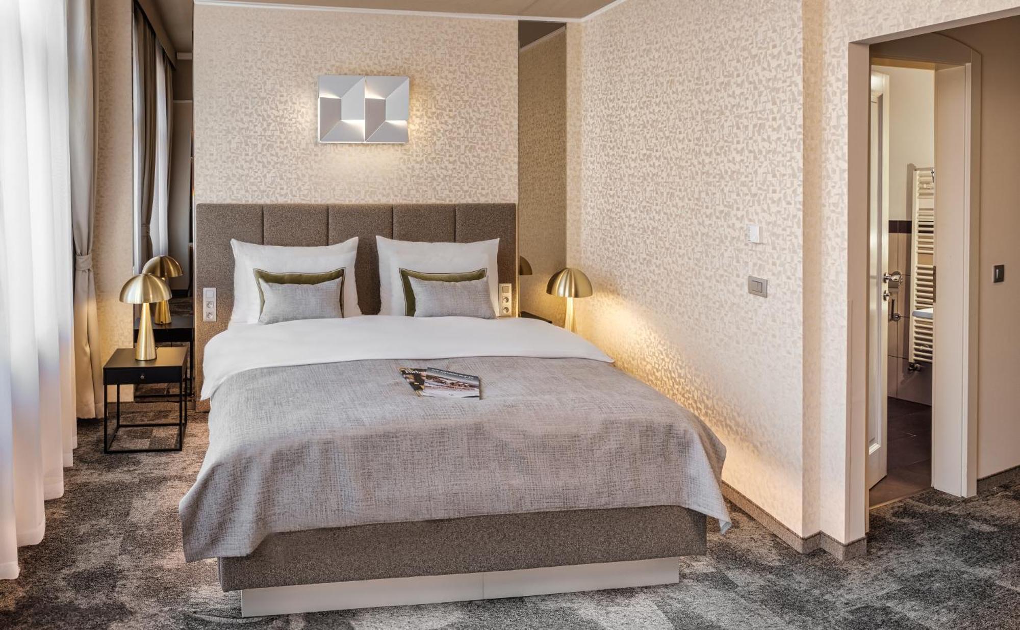 Hotel Maestro By Adrez Praag Buitenkant foto