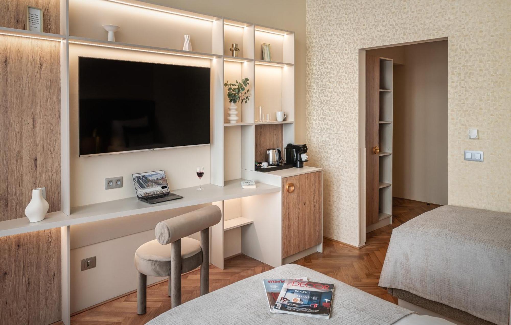 Hotel Maestro By Adrez Praag Buitenkant foto