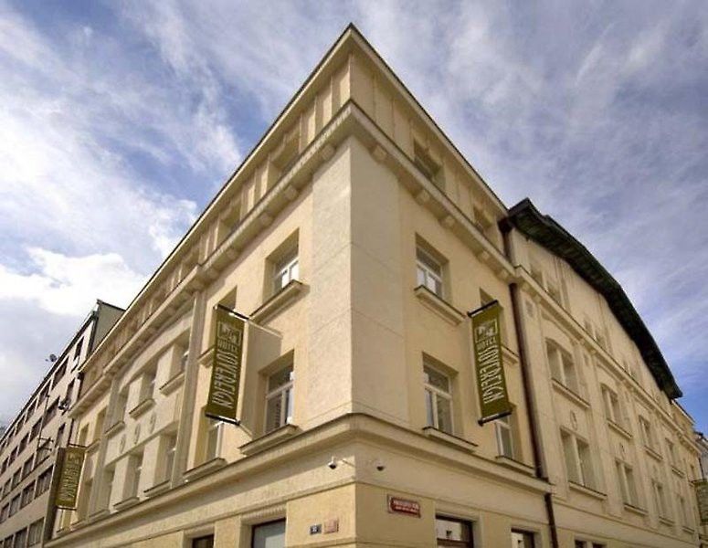 Hotel Maestro By Adrez Praag Buitenkant foto