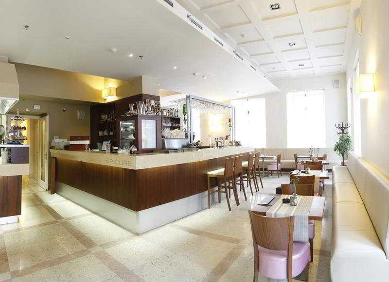 Hotel Maestro By Adrez Praag Buitenkant foto