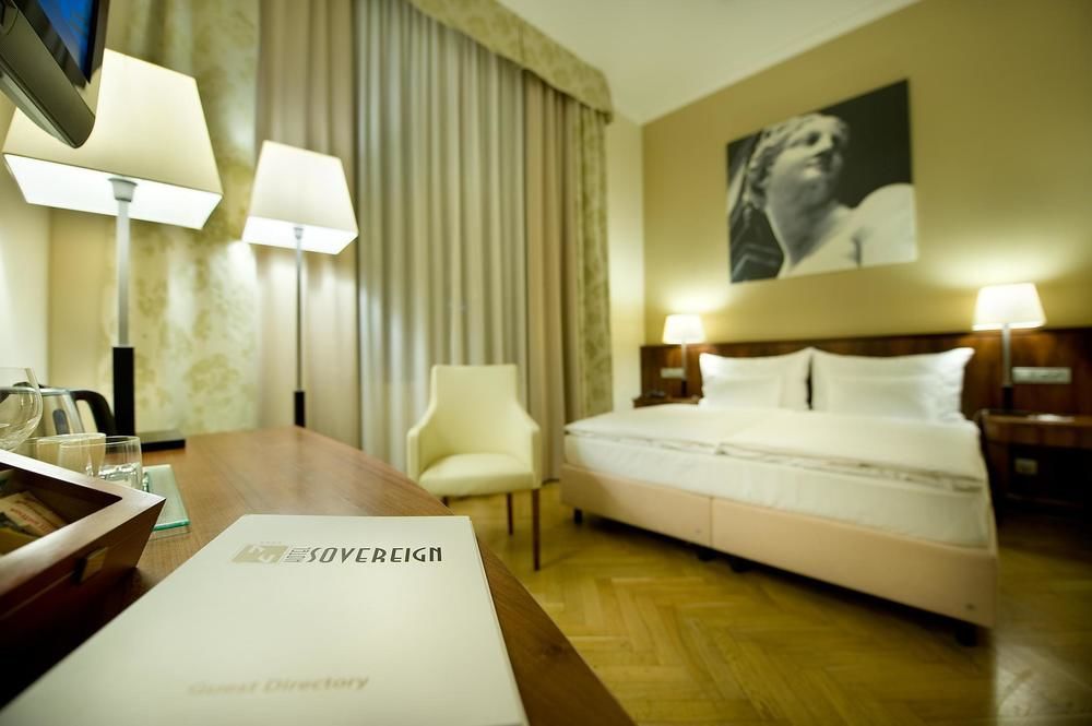 Hotel Maestro By Adrez Praag Buitenkant foto